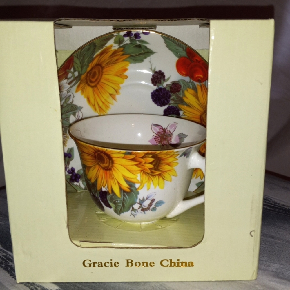 🍁Autumn Closeout SALE 25%🍂🛍Gracie Bone China 🛍